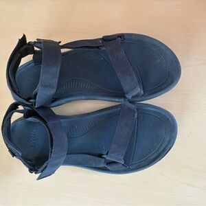 Teva Men’s Size 11 Sandals